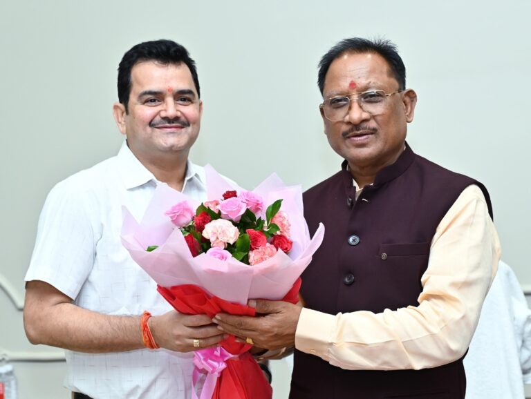 विष्णु देव सरकार की सुशासन वाली छवि गढ़ने में मुख्यमंत्री के सचिव पी. दयानन्द की अहम् भूमिका