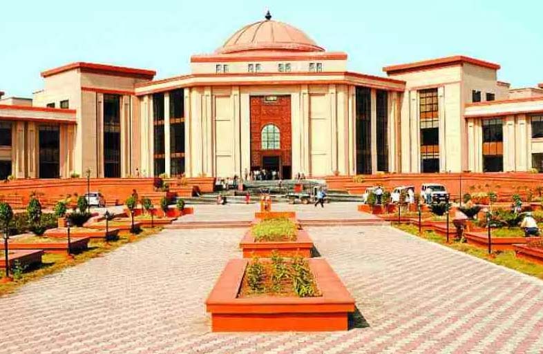 ’14’ का खेल: कांग्रेस ने साय सरकार में मंत्रियों की संख्या पर हाईकोर्ट में याचिका दायर की, सुनवाई सोमवार