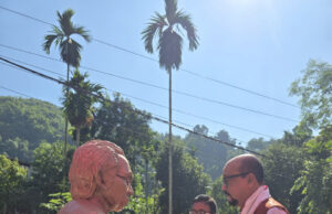 राज्यपाल रमेन डेका ने खैरागढ़ विश्वविद्यालय में निर्मित असम के प्रसिद्ध साहित्यकार के कांस्य प्रतिमा का किया अनावरण…..