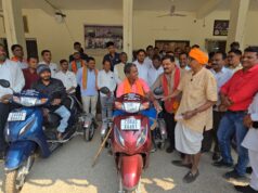 उपमुख्यमंत्री विजय शर्मा की तत्परता से दो दिव्यांगों को मिली स्कूटी: दिव्यांग धरम सिंह पटेल और उलख राम पटेल चेहरे पर लौटी मुस्कान….