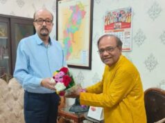 कुलपति प्रो. मनोज दयाल ने राज्यपाल रमेन डेका से की सौजन्य भेंट: पत्रकारिता विश्वविद्यालय के विकास पर चर्चा…..