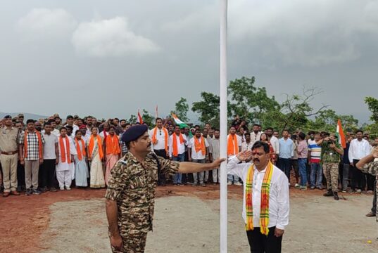 कर्रेगुट्टा पर पहुंची बस्तर तिरंगा यात्रा, उप मुख्यमंत्री विजय शर्मा ने फहराया तिरंगा….