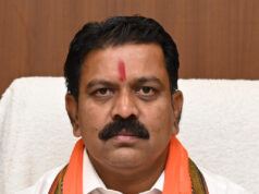 उप मुख्यमंत्री विजय शर्मा की पहल से कबीरधाम में प्रदेश में सबसे ज्यादा 48 नई समितियों का गठन, कबीरधाम में 37 नए धान खरीदी केंद्र भी खुले, किसानों को घर के नजदीक धान बेचने की मिलेगी सुविधा….